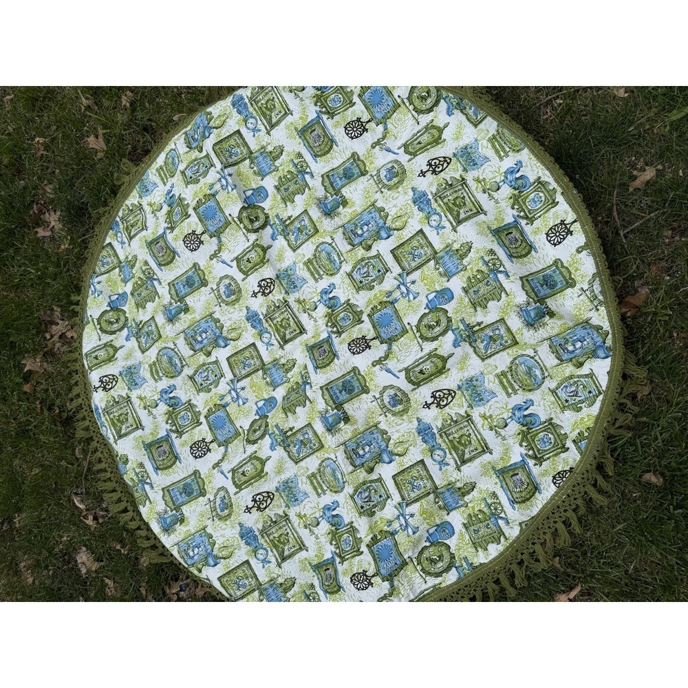 MCM Vinyl Table Cloth Green Round 50" Kitchen Kitch Blue Rooster Fringe